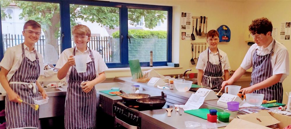 9C Cook Paella in the Spanish Kitchen